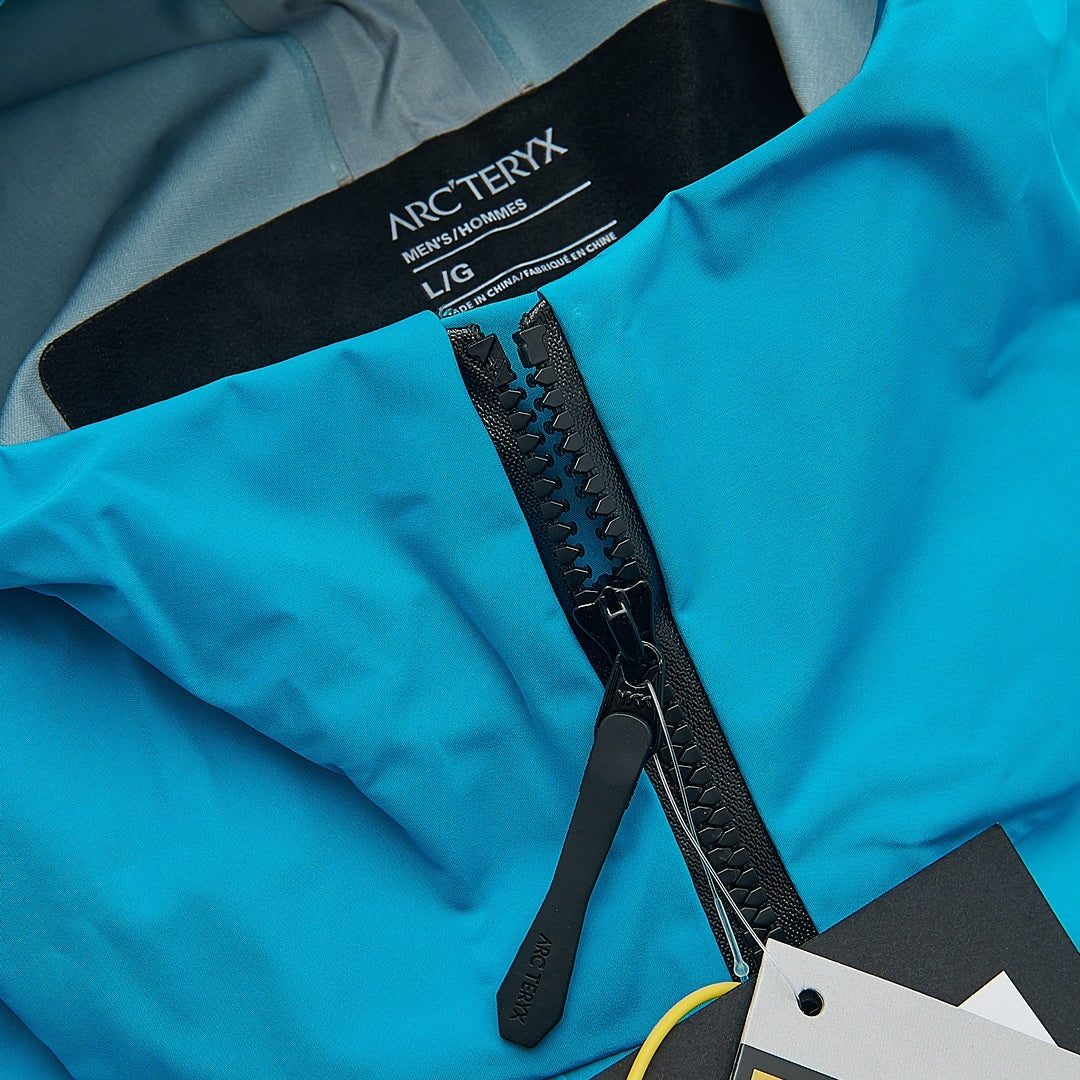 Arc'teryx Alpha SV Series Men's GORE-TEX Waterproof Hooded Jacket "Bright Cyan Blue"