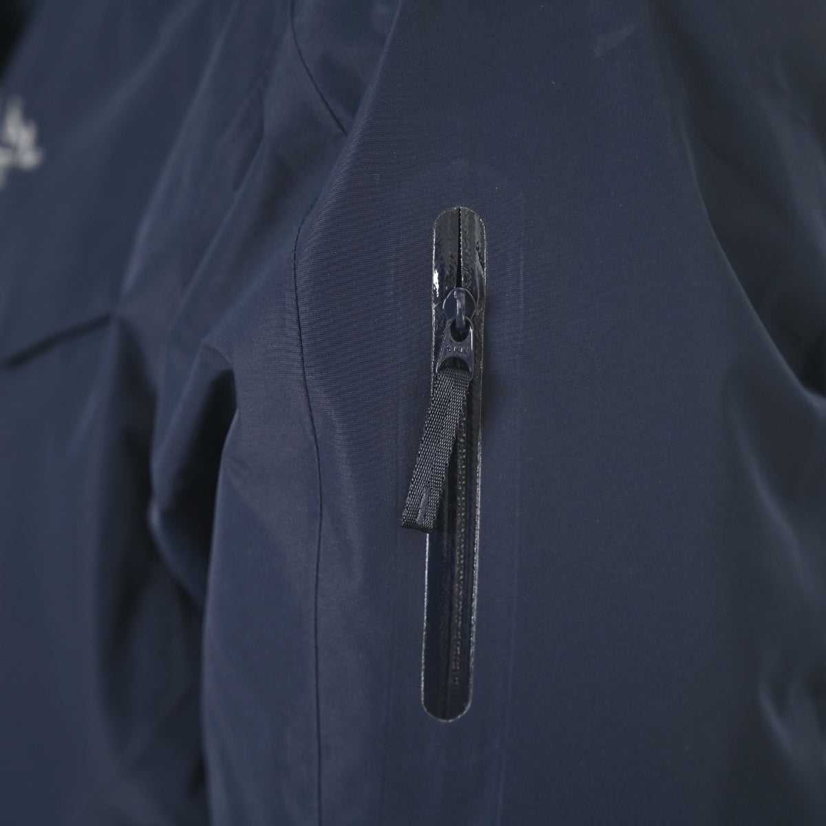 Arc'teryx Beta Series Men's GORE-TEX Hooded Ski Jacket "Navy Blue"