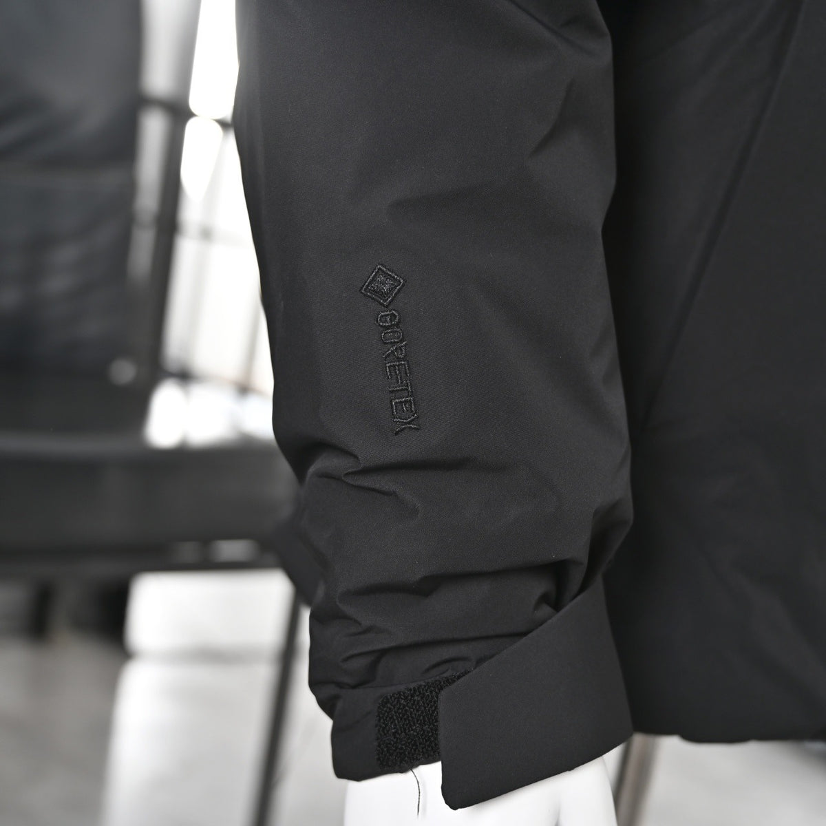 Arc'teryx Beta Series Men's GORE-TEX Hooded Ski Jacket "Black"